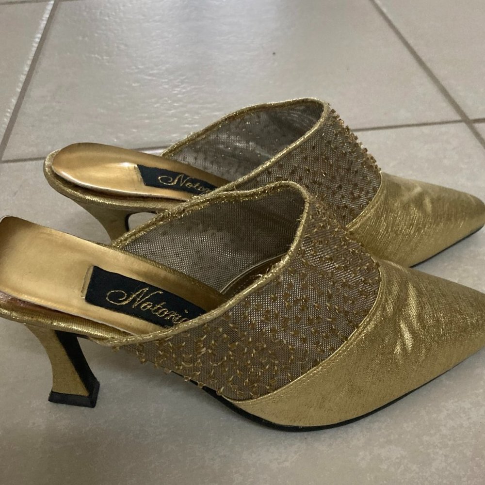 GOLD DRESSY HIGH HEELS